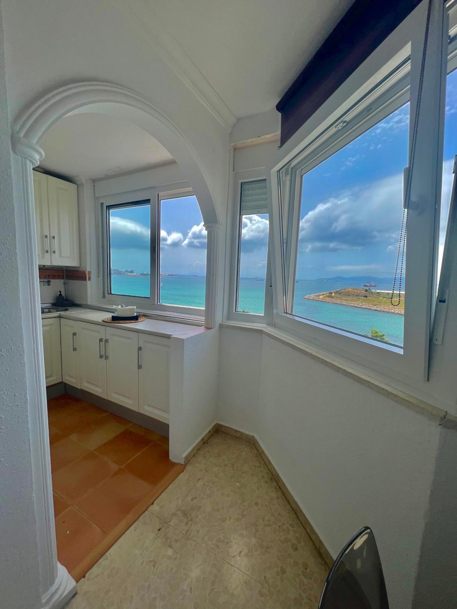 Vistas Roca Mar Apartamento La Línea de la Concepción Exterior foto