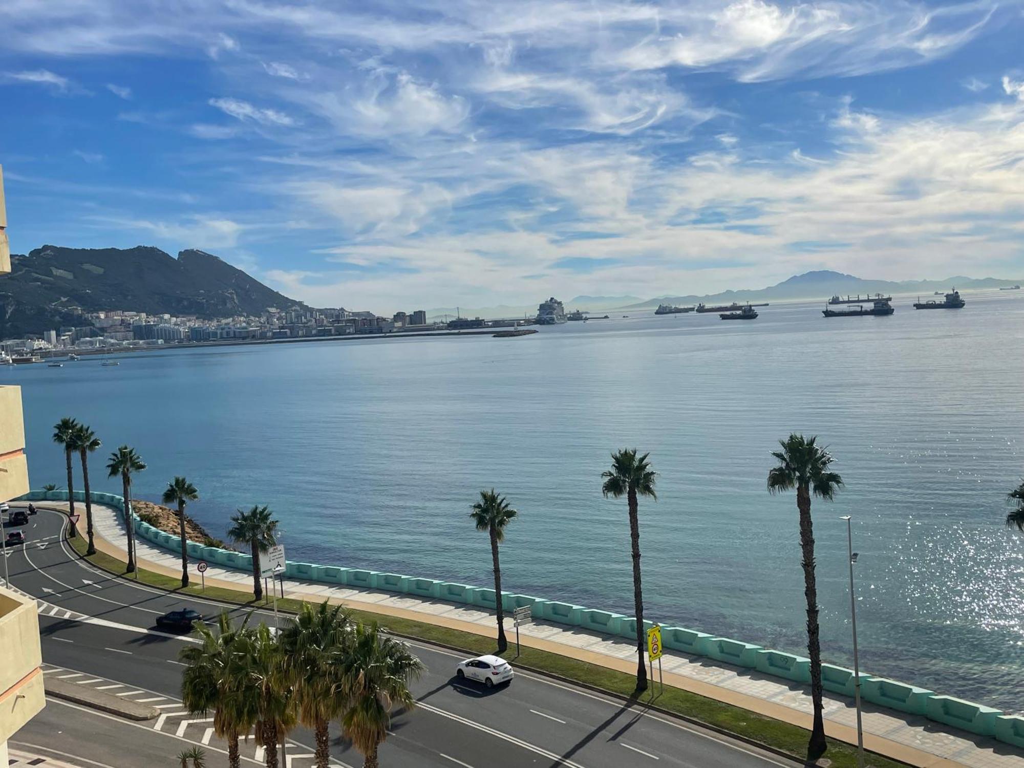 Vistas Roca Mar Apartamento La Línea de la Concepción Exterior foto